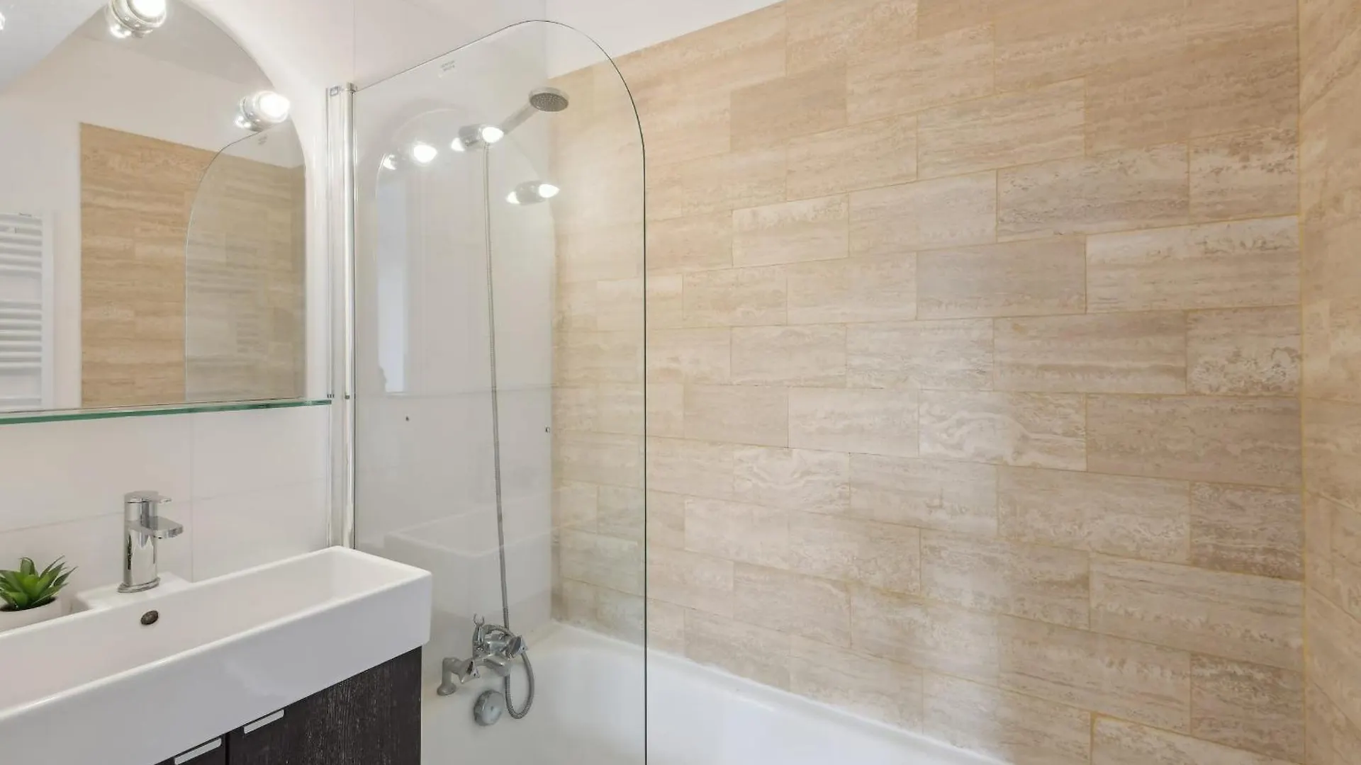 דירה 1br Near Historic Sites - Cityapartmentstay *